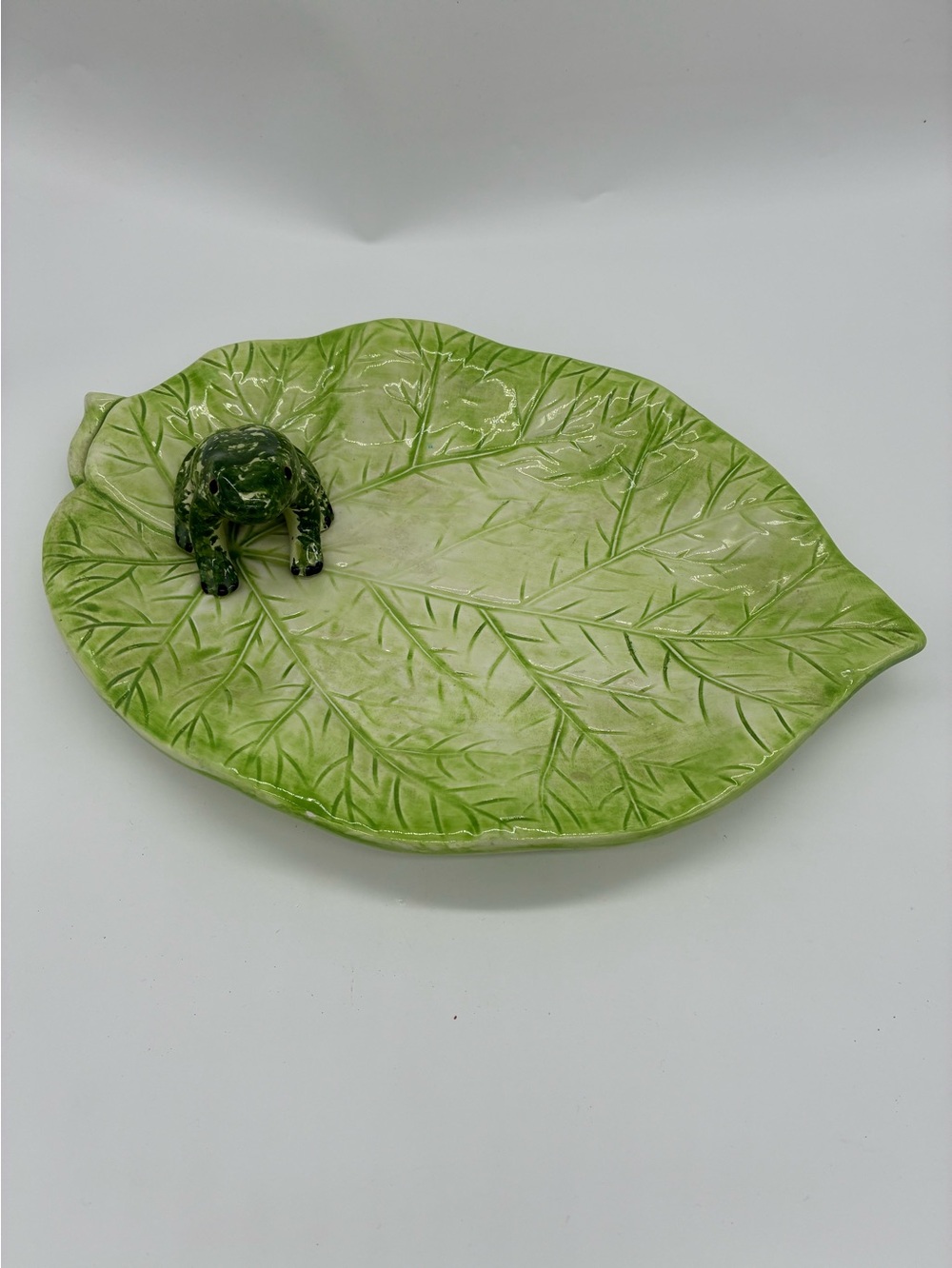 Bassano Italy 1277  Green Ceramic Leaf Tray with Frog Accent